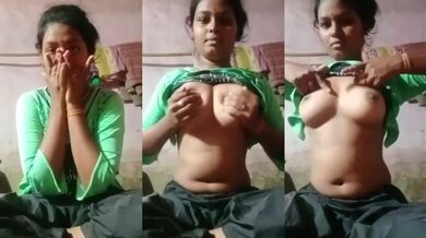 Bengluru shy girl erotic big tits showing selfie